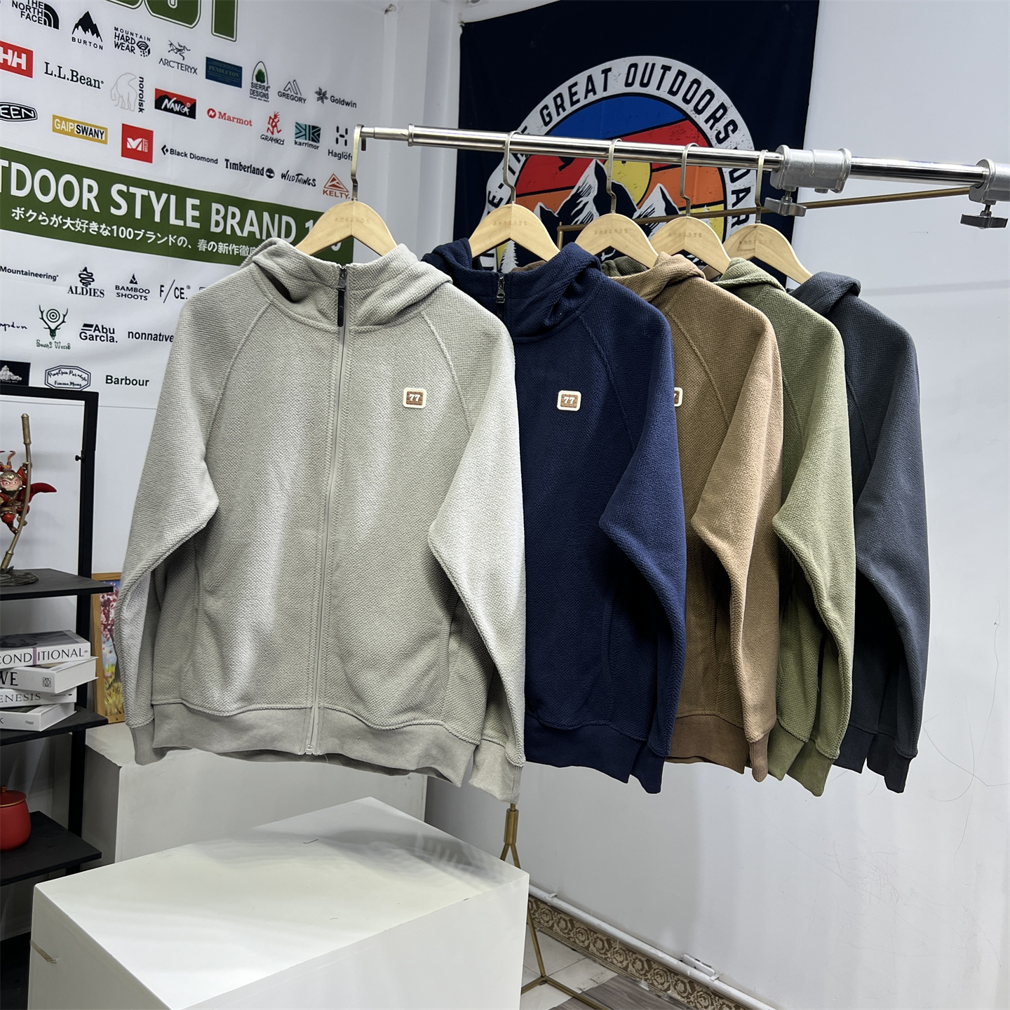 岛国单！定制蜂窝肌理科技暖绒男女通用户外中间层抓绒衣连帽外套