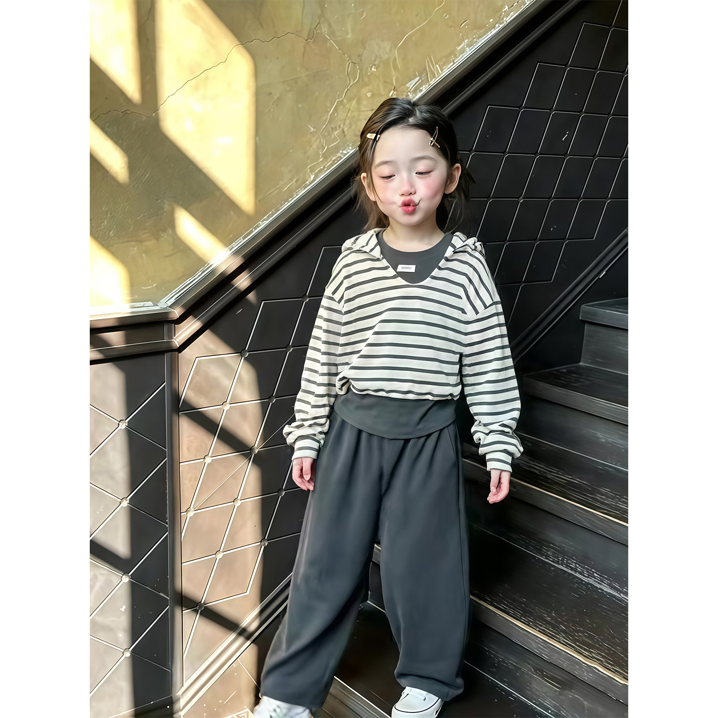 女童春秋条纹卫衣三件套洋气