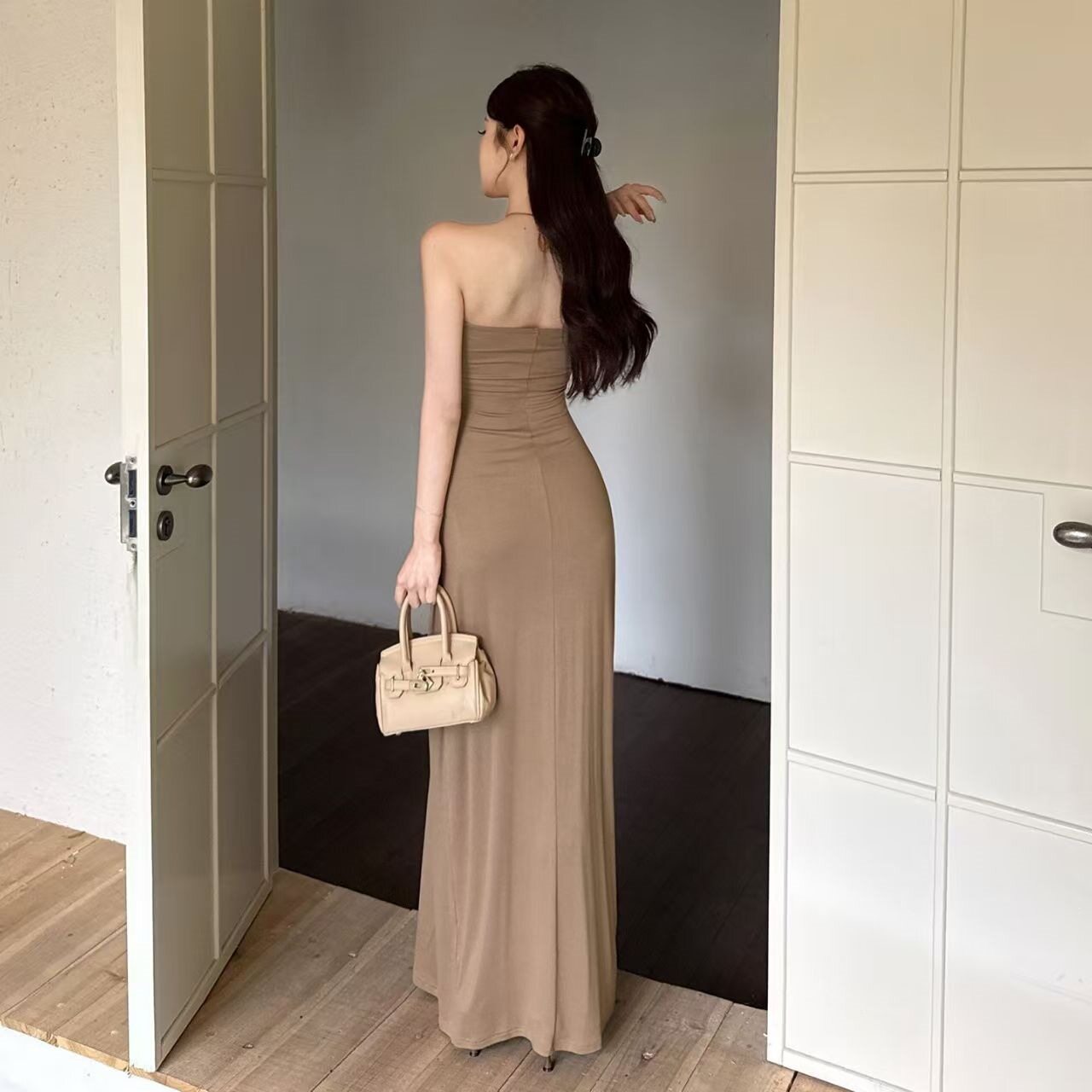 度假风飘带无袖抹胸连衣裙女夏季气质宽松大摆裙子设计感休闲长裙