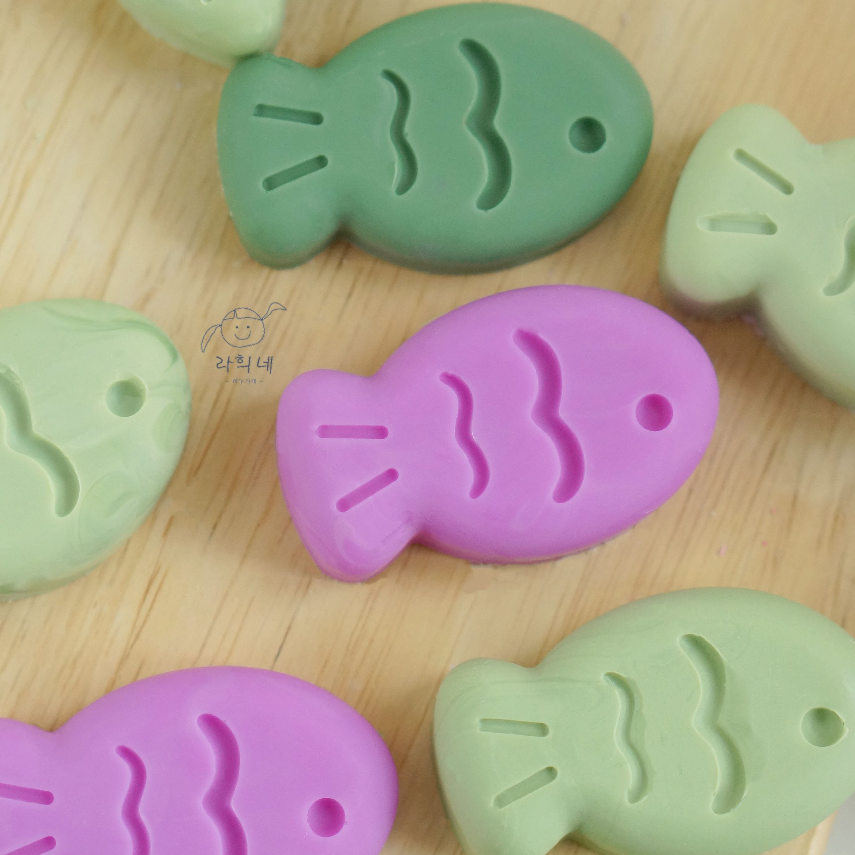 9连 小鱼模具 手工皂 硅胶 模具 烘焙用具 甜品模具