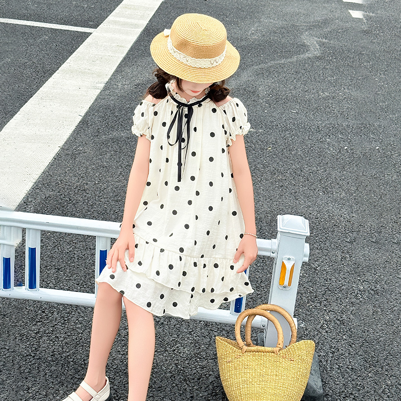 小女孩洋气甜美波点公主裙