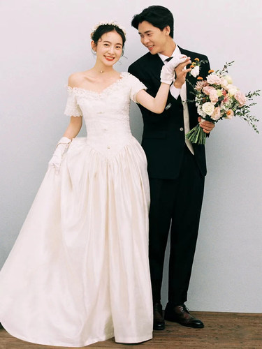 雅赏法式复古缎面轻婚纱