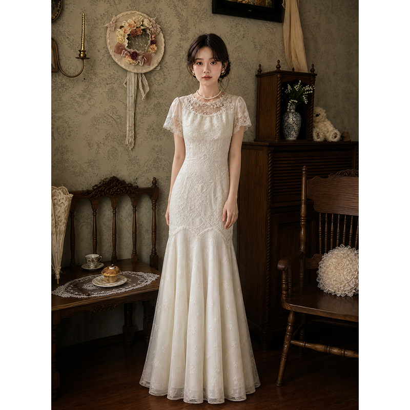 法式拍摄复古轻婚纱新娘订婚宴会礼服裙结婚出门纱外景蕾丝轻纱