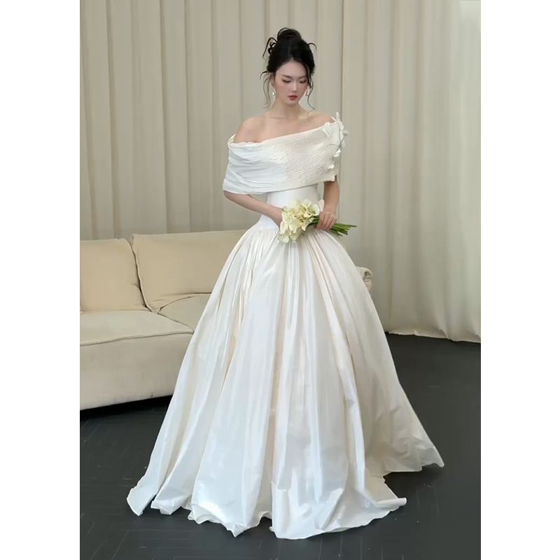 法式高级感一字肩轻婚纱