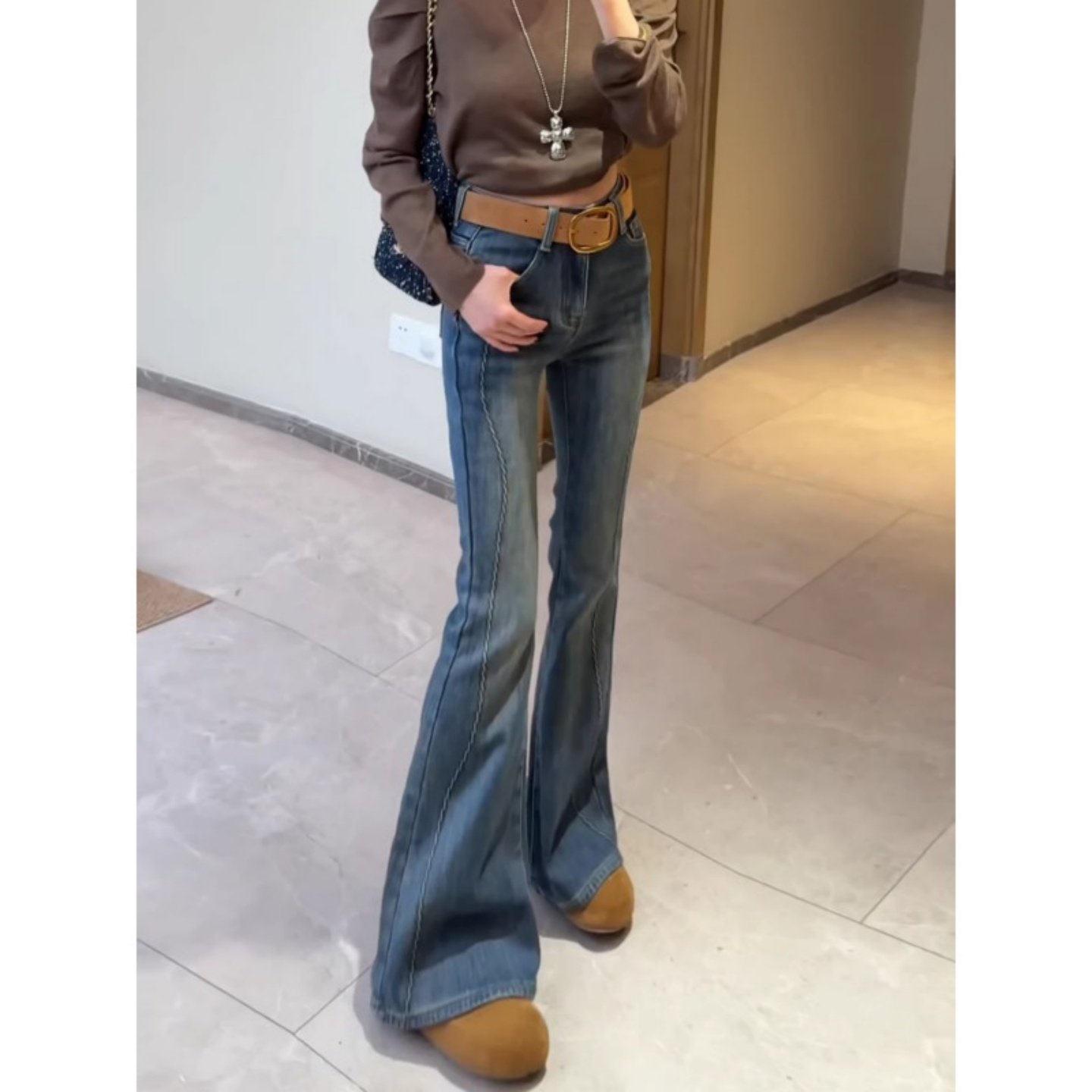 复古线条设计感微喇牛仔裤女2026春季新款高腰弹力修身加绒马蹄裤