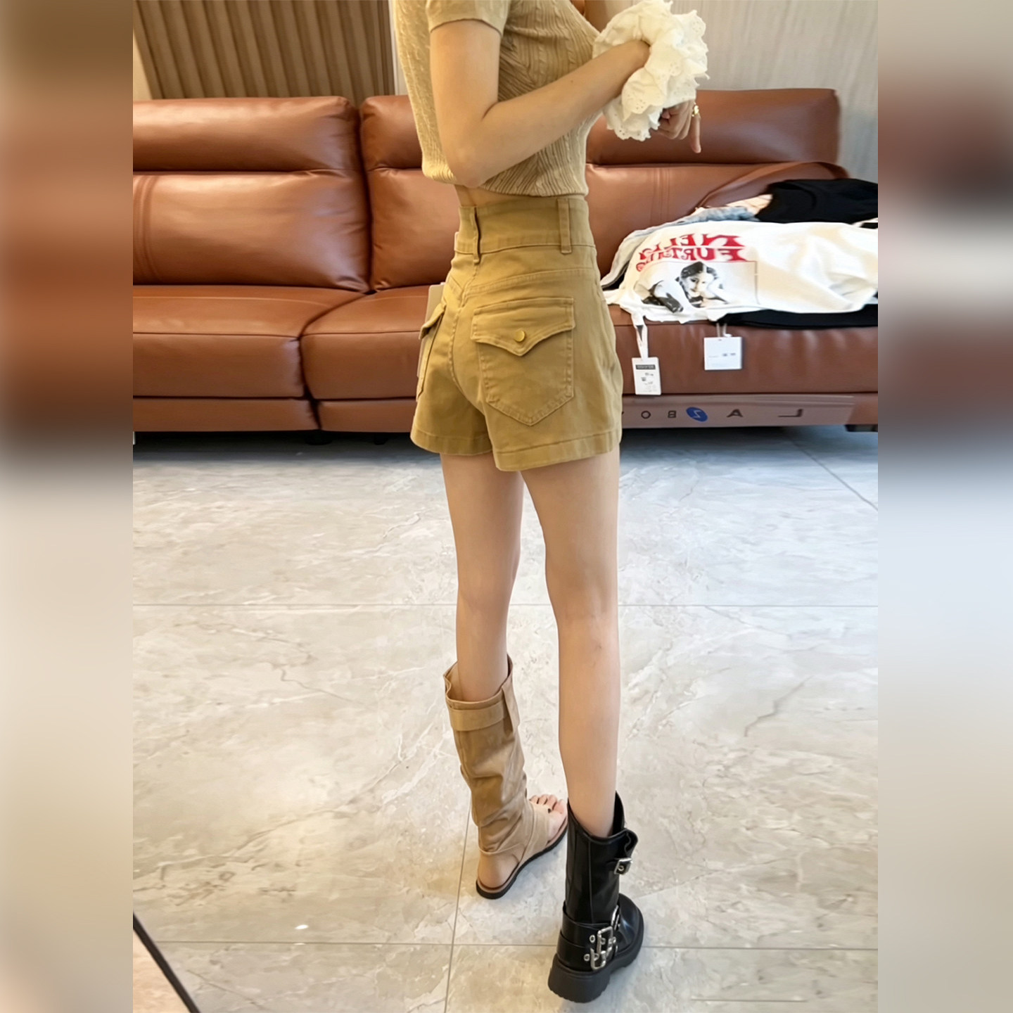 卡其色工装牛仔短裤女秋薄款2026新款大码胖mm辣妹双排扣A字热裤