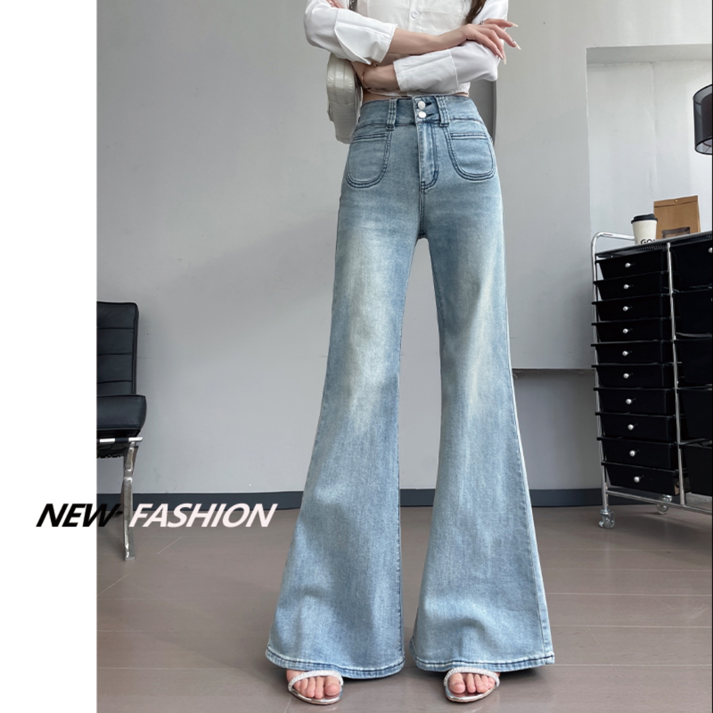 高腰不贴腿喇叭裤女2025年春秋装新款显瘦弹力爆款微喇牛仔裤子