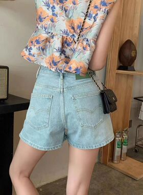 韩版高腰牛仔短裤女2026夏季新款阔腿裤浅蓝色显瘦开叉A字热裤潮