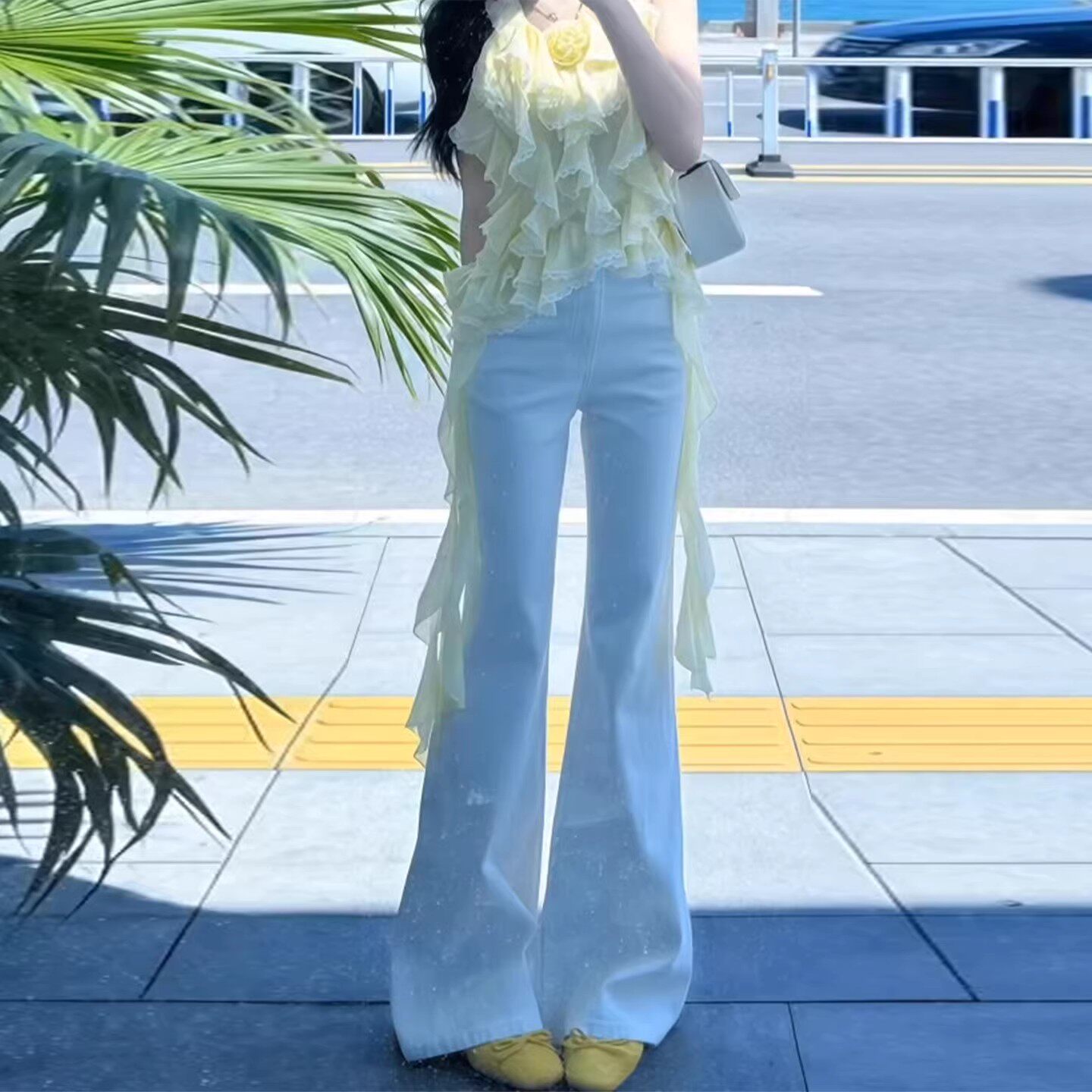 韩版白色高腰微喇牛仔裤女春季2026年新款弹力修身显瘦马蹄喇叭裤