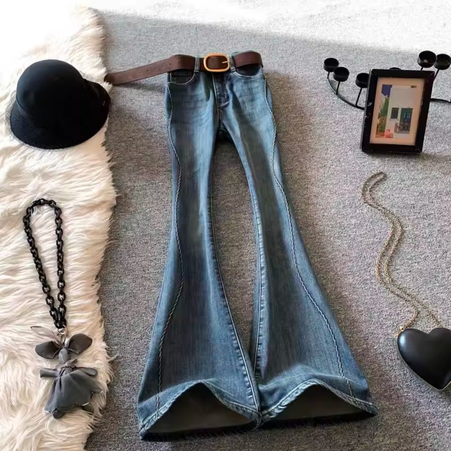 复古蓝色微喇叭牛仔裤女冬季加绒水洗高腰蜜桃臀显瘦修身马蹄长裤