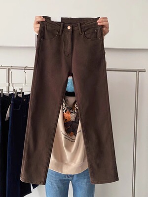 咖啡色烟管裤女直筒牛仔裤