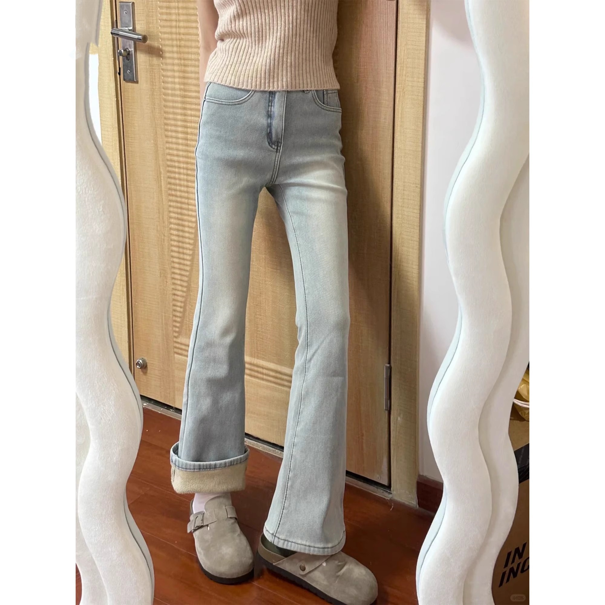 加绒浅色高腰微喇牛仔裤女2025秋冬新款小个子修身显瘦马蹄喇叭裤