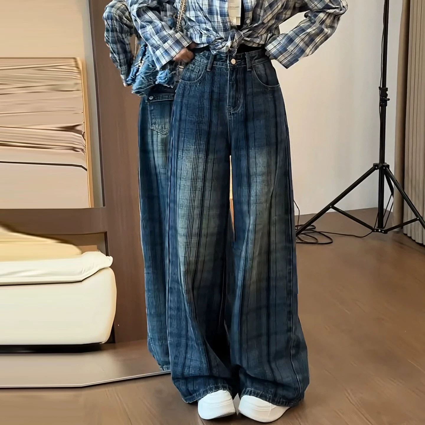 复古蓝格纹阔腿牛仔裤女2026年春秋季新款高腰直筒垂感格子弯刀裤