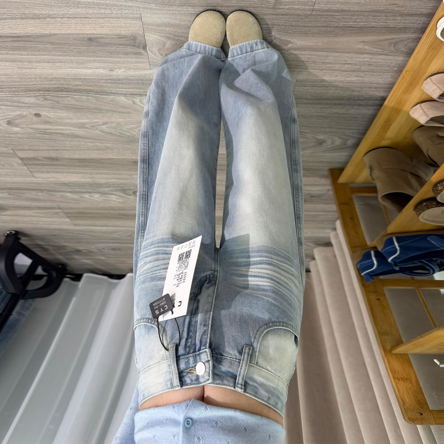 浅蓝色阔腿弯刀牛仔裤女2026早秋新款美式高腰宽松显瘦垂感直筒裤