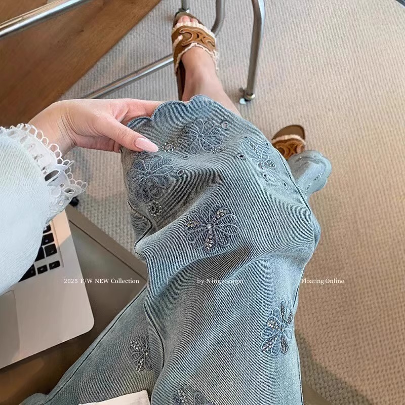 花朵刺绣烫钻牛仔裤女2025夏季新款大码小个子高腰显瘦九分直筒裤