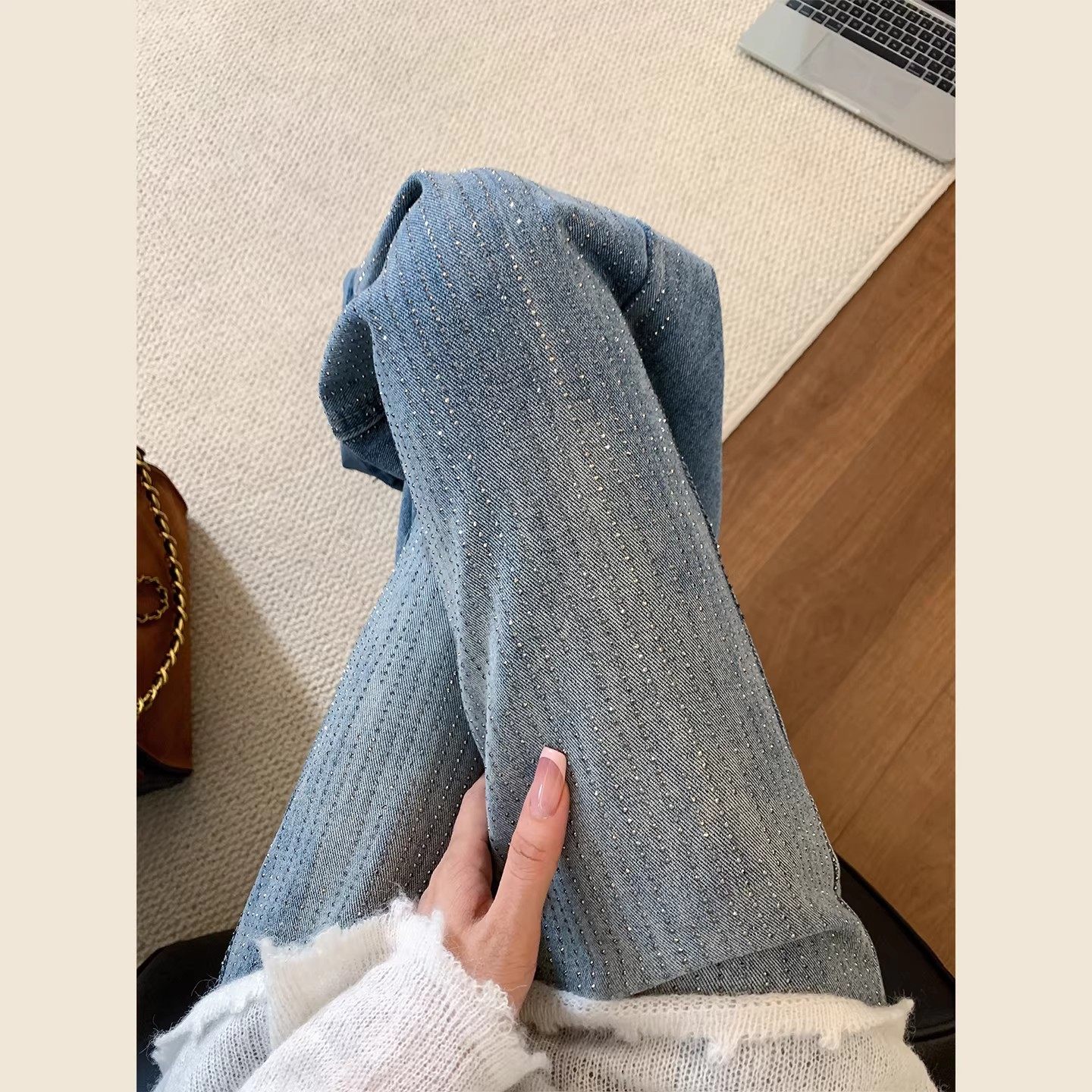 蓝色高腰窄版直筒重工满天星烫钻爆闪牛仔裤女春2026新款休闲裤子