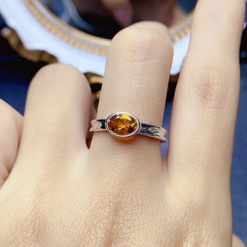 【地大珠宝】天然招财黄水晶戒指，全净火彩爆闪，S925银5*7母亲