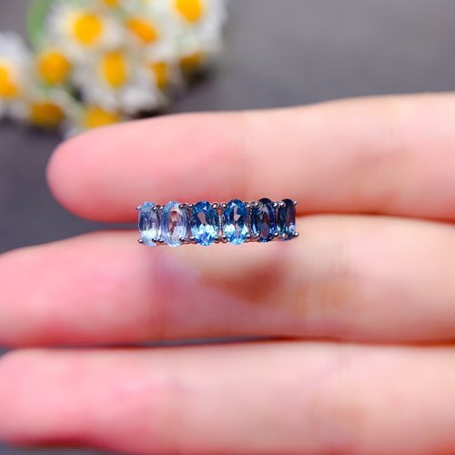 伦敦蓝 瑞士蓝 天空蓝托帕戒指 s925银精工镶嵌，尺寸3×4椭圆补