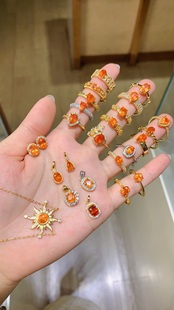 全净体满火彩 芬达石榴石戒指 主石尺寸：6X8 地大珠宝