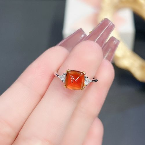 【地大珠宝】芬达石榴石戒指新鲜出炉了，主石尺寸:方 8*8mm，92