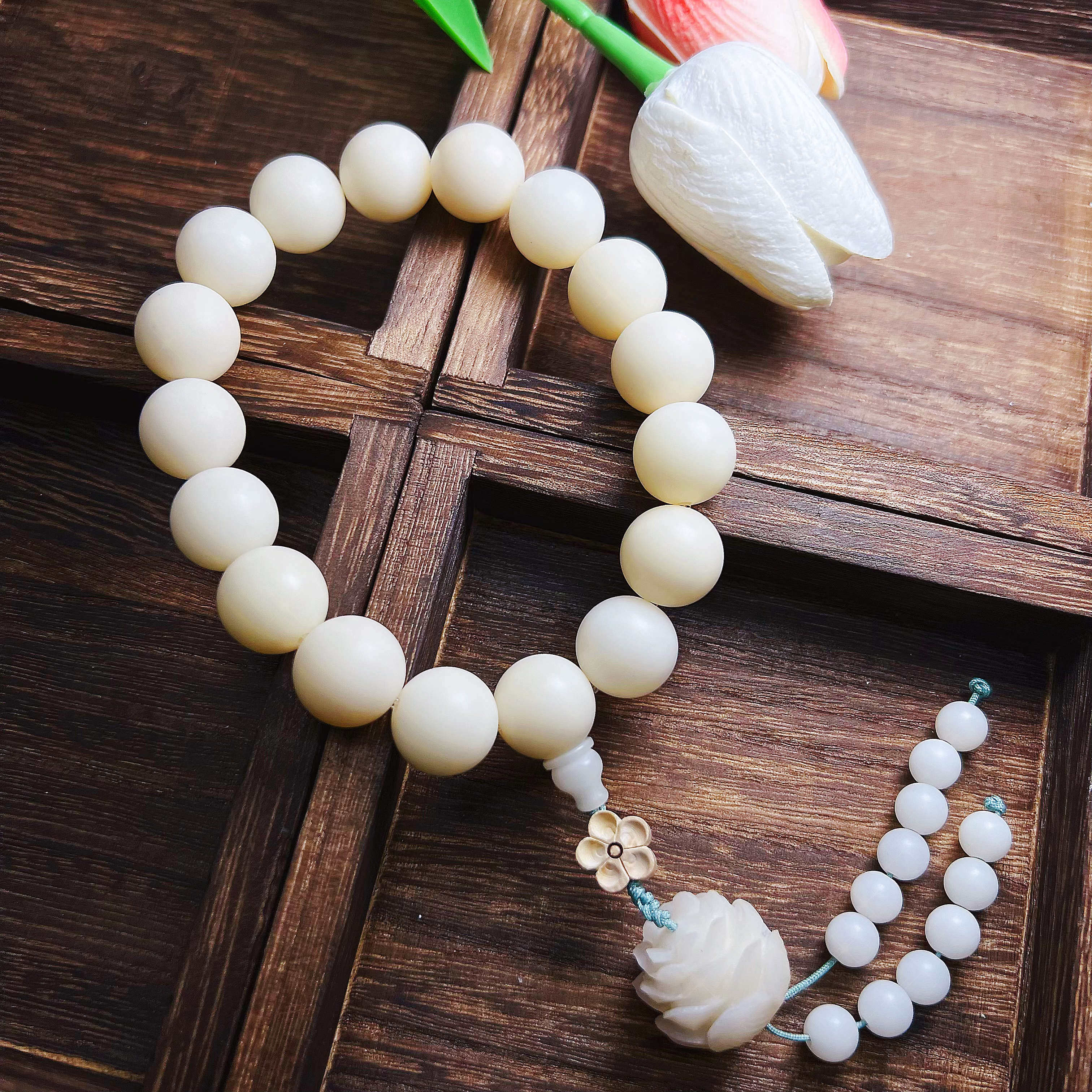 天然白玉菩提根大圆珠手持念珠原生态菩提子白色莲花佛珠文玩