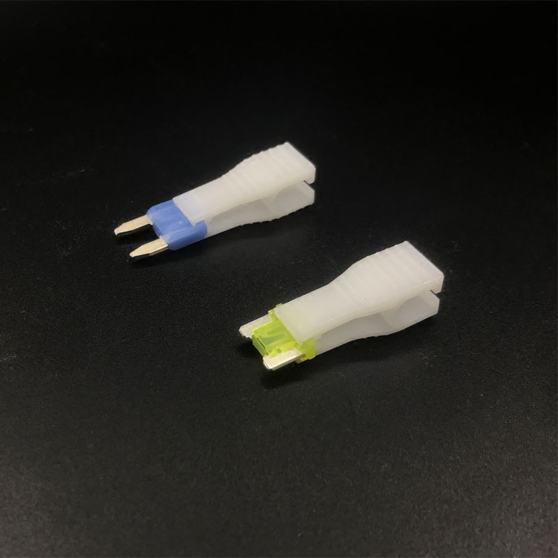 汽车保险丝夹子 迷你小号保险丝专用工具 拔出器 拔取器 更换工具在类目 汽车/用品/配件/改装, 汽车零配件, 电气系统, 保险片中 - 来自Buy2taobao.com提供专业的淘宝代购服务