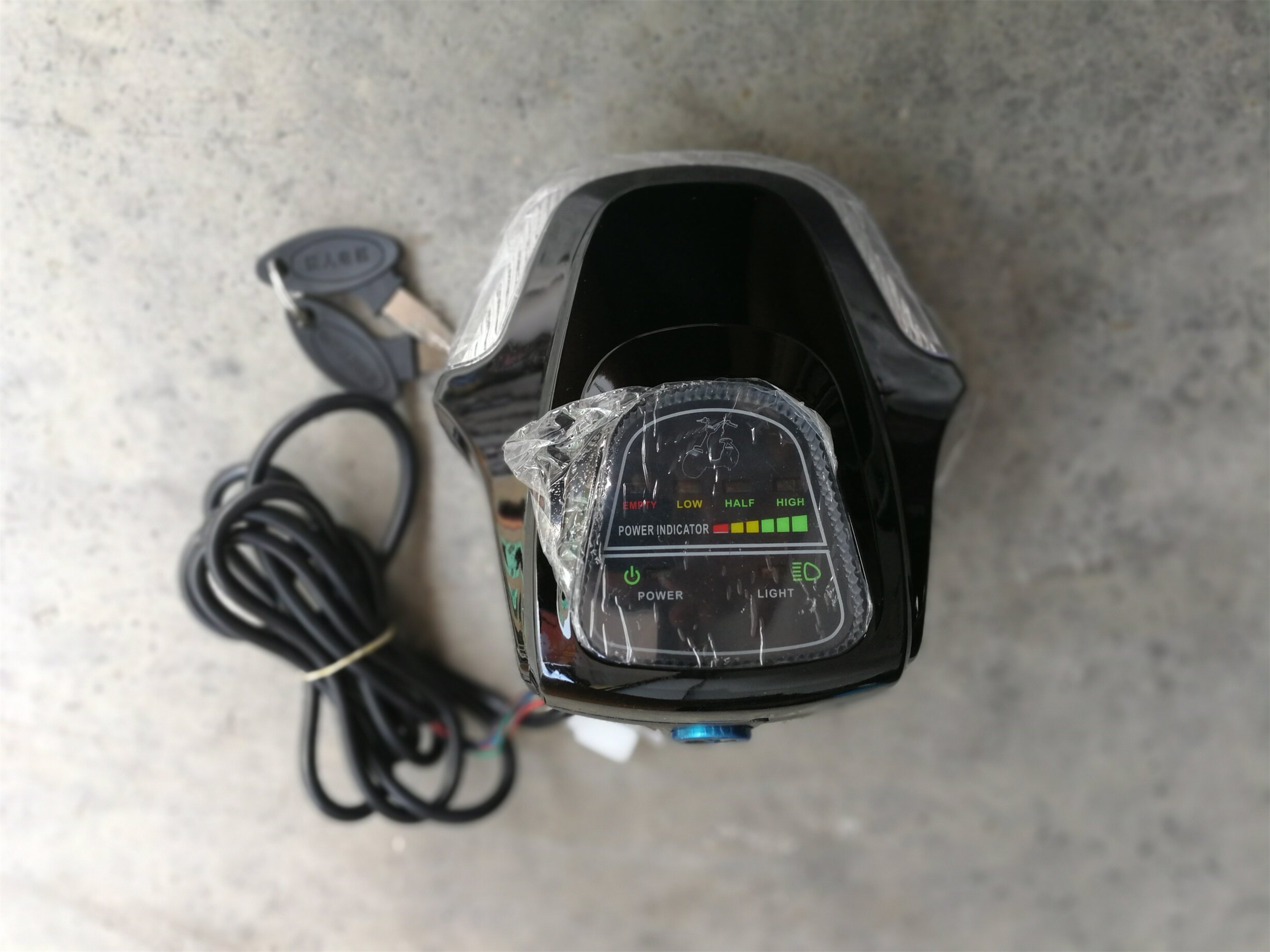 电动哈雷车灯48v60v速度仪表喇叭一体车灯配件 改装大灯