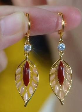 轻奢高级感金枝玉叶耳扣女复古旗袍红色叶子耳环时尚百搭树叶耳饰