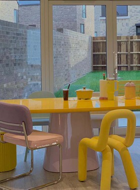 孟菲斯多巴胺奶油风餐桌家用小户型饭桌长方形吃饭桌子卧室女生