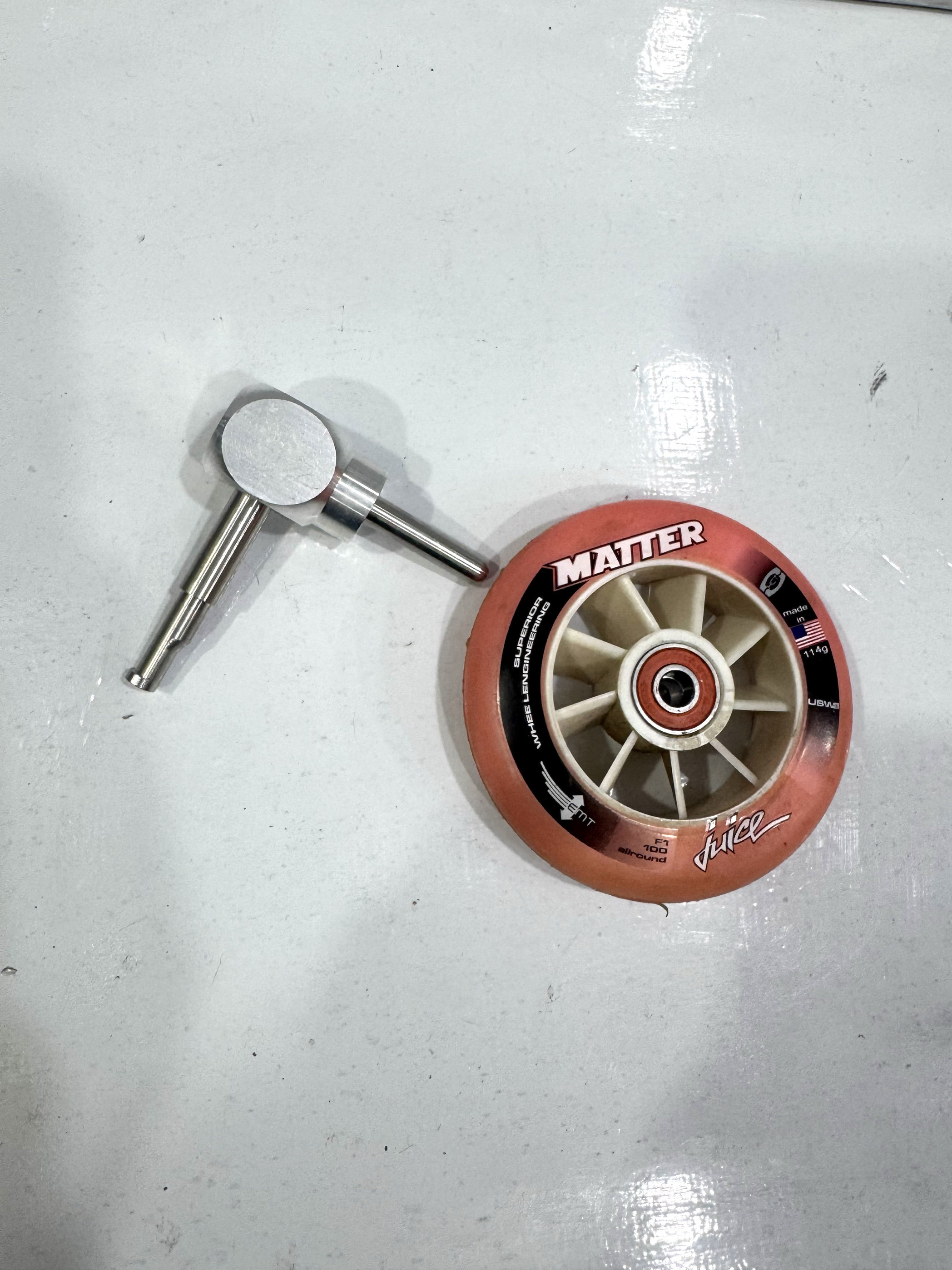 专业轮滑鞋拆装器 携带方便轮滑专业工具 拆卸轴承工具