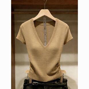 超好看修身 复古chic卡其色V领短袖 新款 女夏季 显瘦套头上衣 针织衫