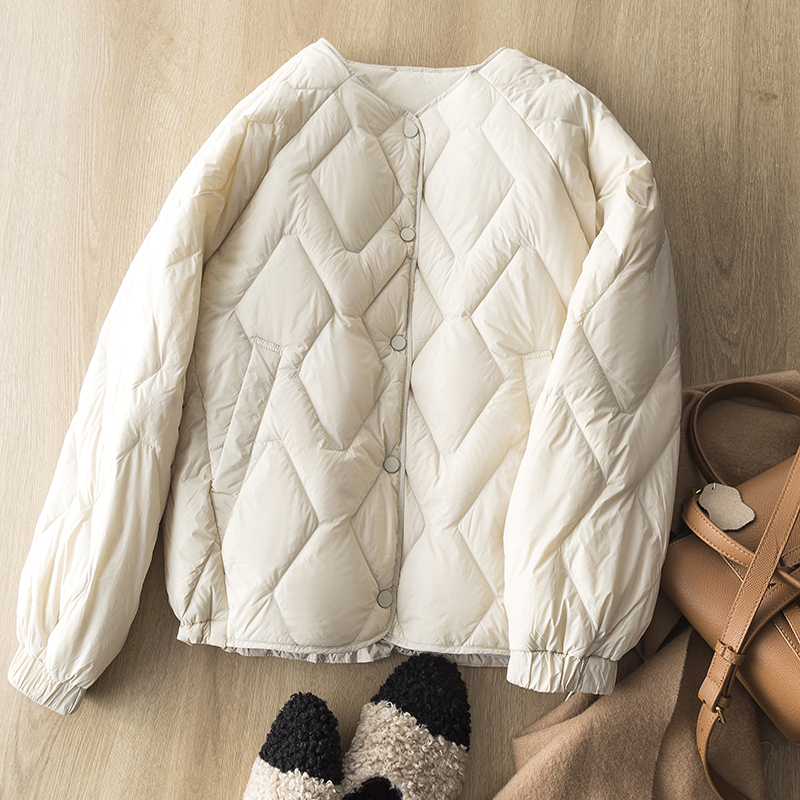 简约百搭小圆领排扣羽绒服外套
