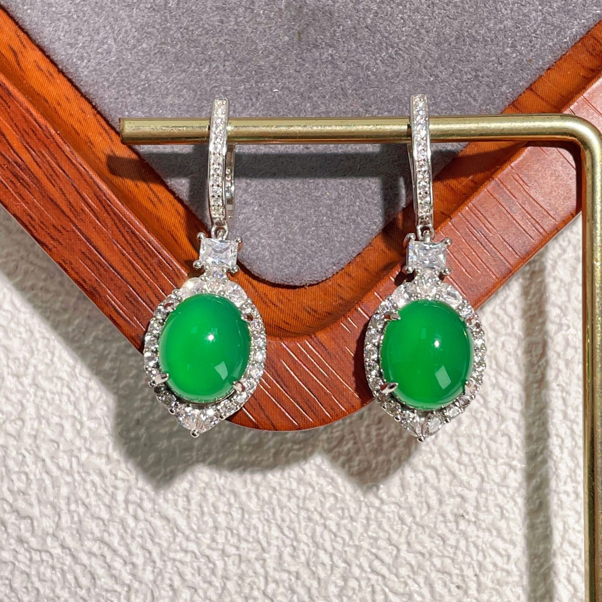 s925纯银饰天然绿玉髓祖母绿耳环翡翠绿色耳坠时尚高级感女耳饰品