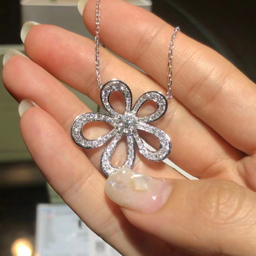 S925纯银首饰大花朵项链镶钻爆闪吊坠五瓣花朵轻奢女三叶草isn风