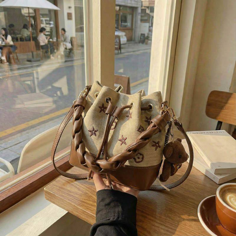 2026年复古小巧网红外出超轻单肩包 ins风时尚韩系单肩包,箱包皮具/热销女包/男包,通用款女包,淘宝优惠券,粉丝福利购,淘宝优惠卷