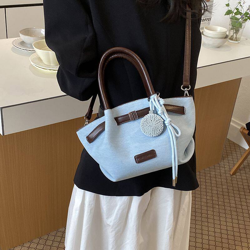2026新款高颜值浅蓝色精致单肩包百搭日常复古风斜挎手提两用女包