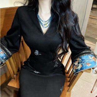 秋冬新款麂皮绒珠链旗袍长袖新中式国风女装2025新款裙子 蓝香蝶