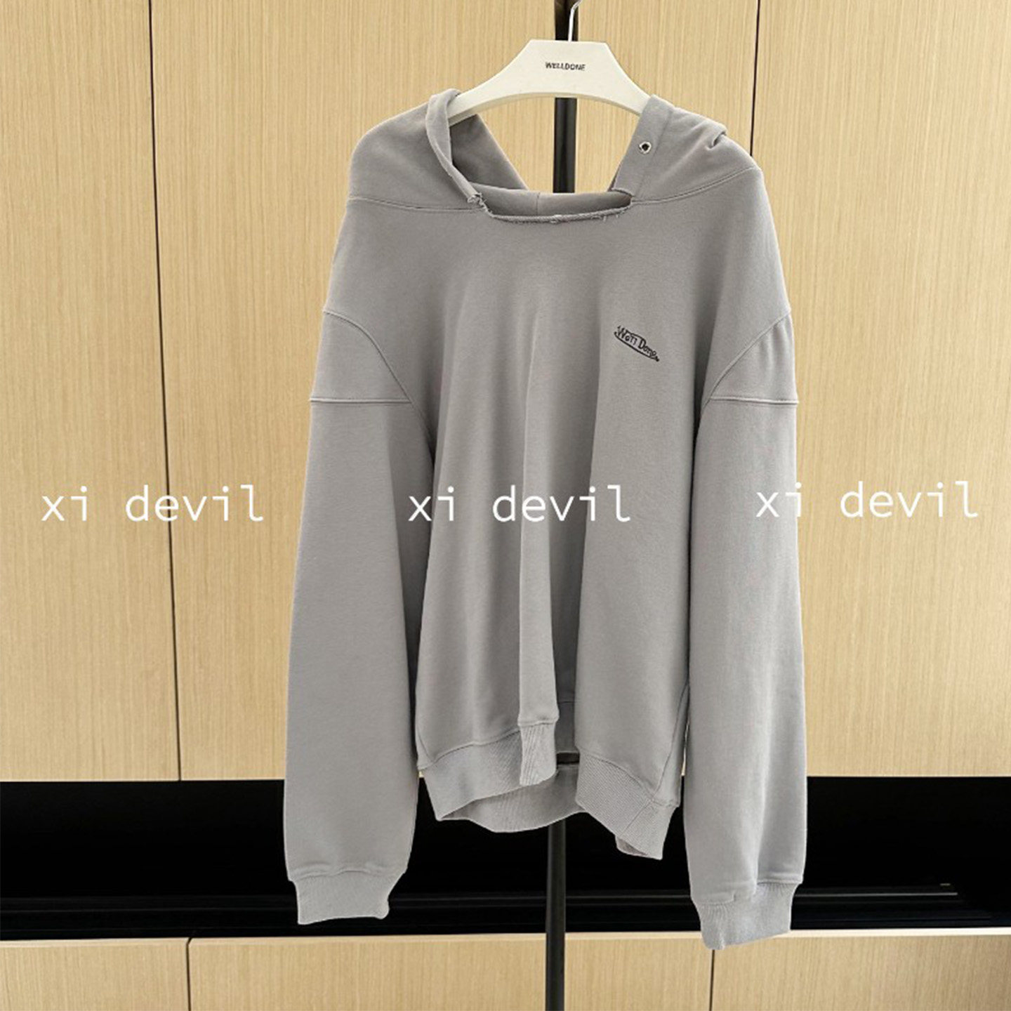 we11doneshark赵小棠明星同款OS版男友风破碎感连帽宽松休闲卫衣