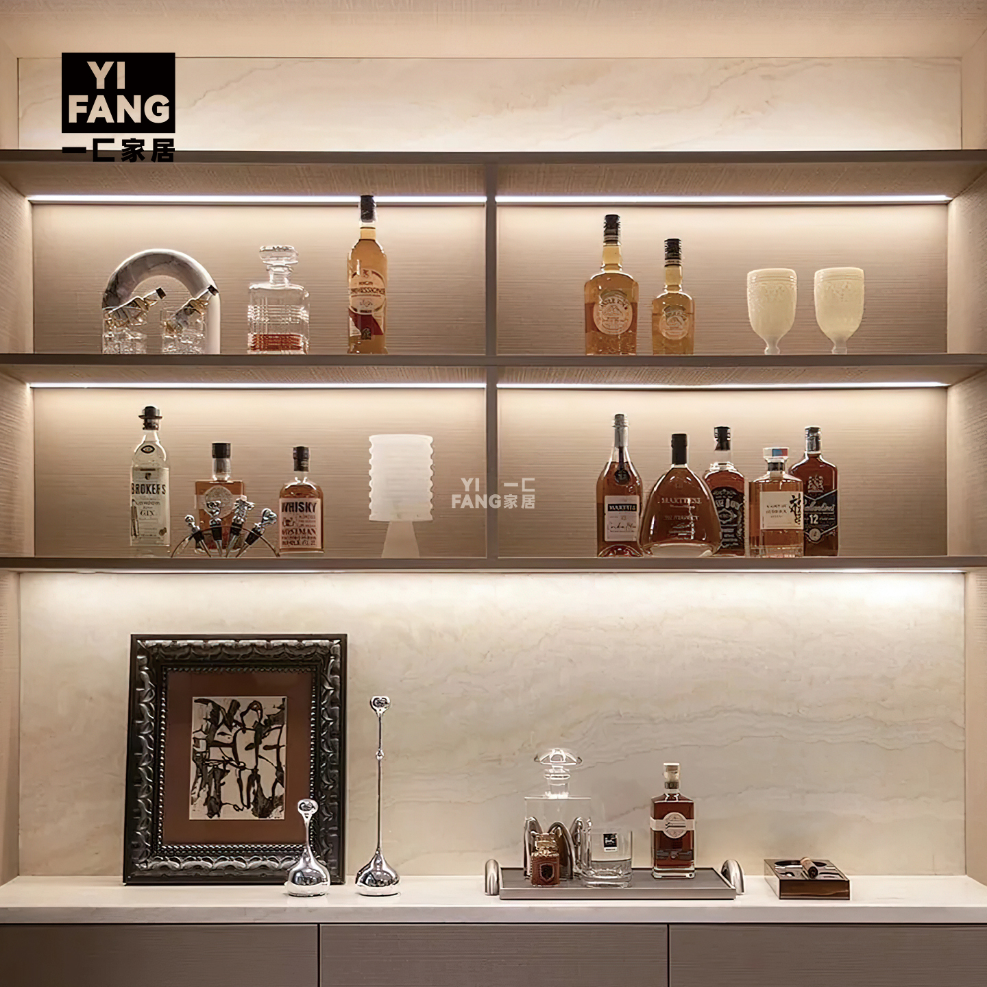 一匚 现代轻奢玻璃酒具洋酒装饰画组合 样板间别墅客厅酒柜摆件图片