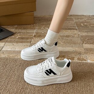 女鞋春季2026新款潮牌增高厚底小白板鞋初中生显脚小百搭运动潮鞋