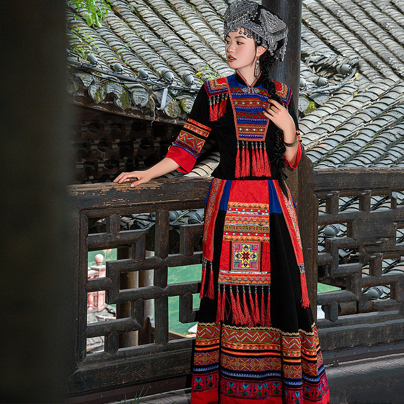 新款瑶族服装女广西三月三壮族少数民族苗族演出服土家族表演服饰