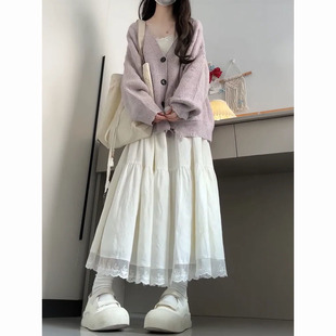 白色蕾丝吊带连衣裙两件套装 秋冬季 淑女感紫色纽扣针织毛衣外套