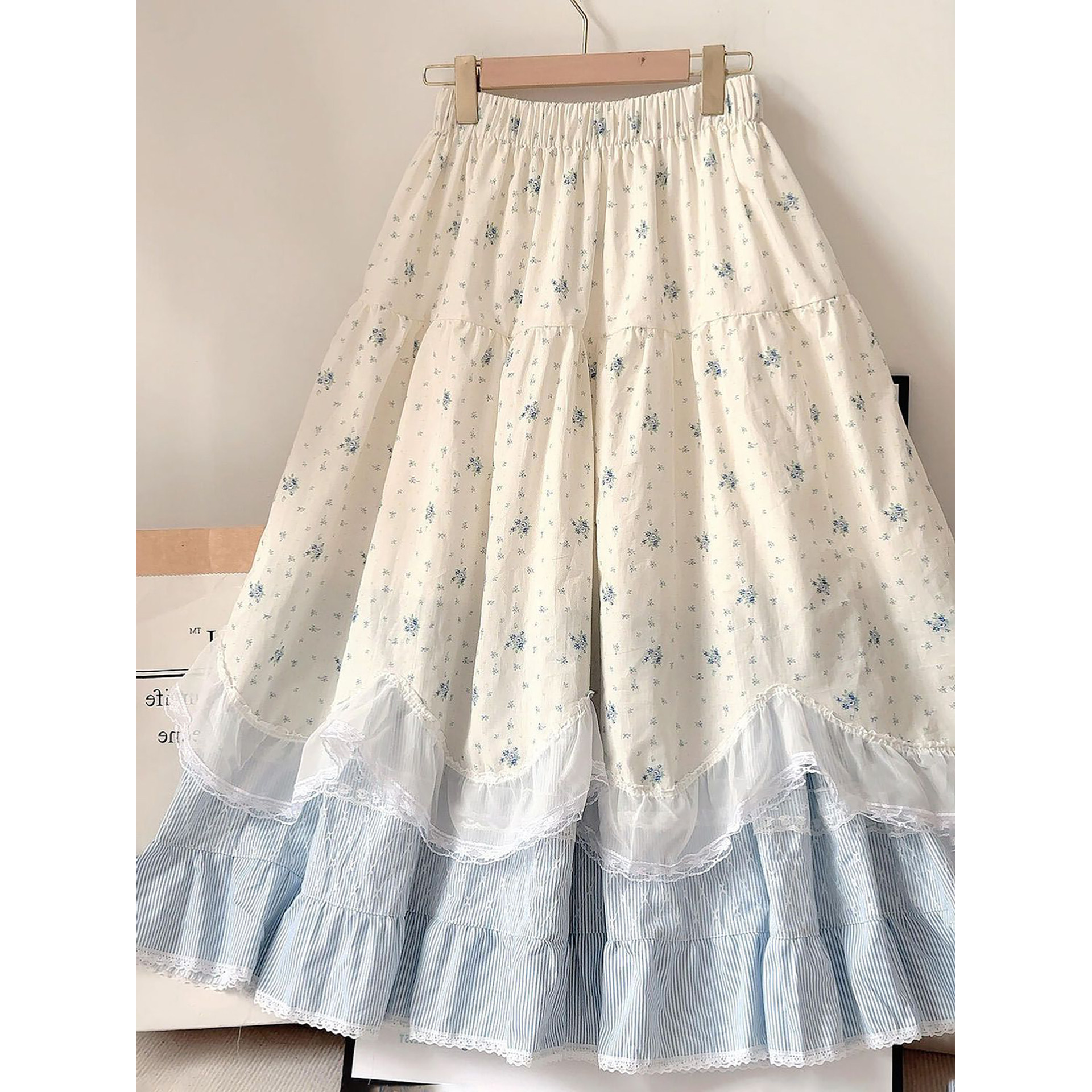 法式温柔甜美ins风蕾丝拼接碎花松紧腰半身裙高腰多层摆设计长裙