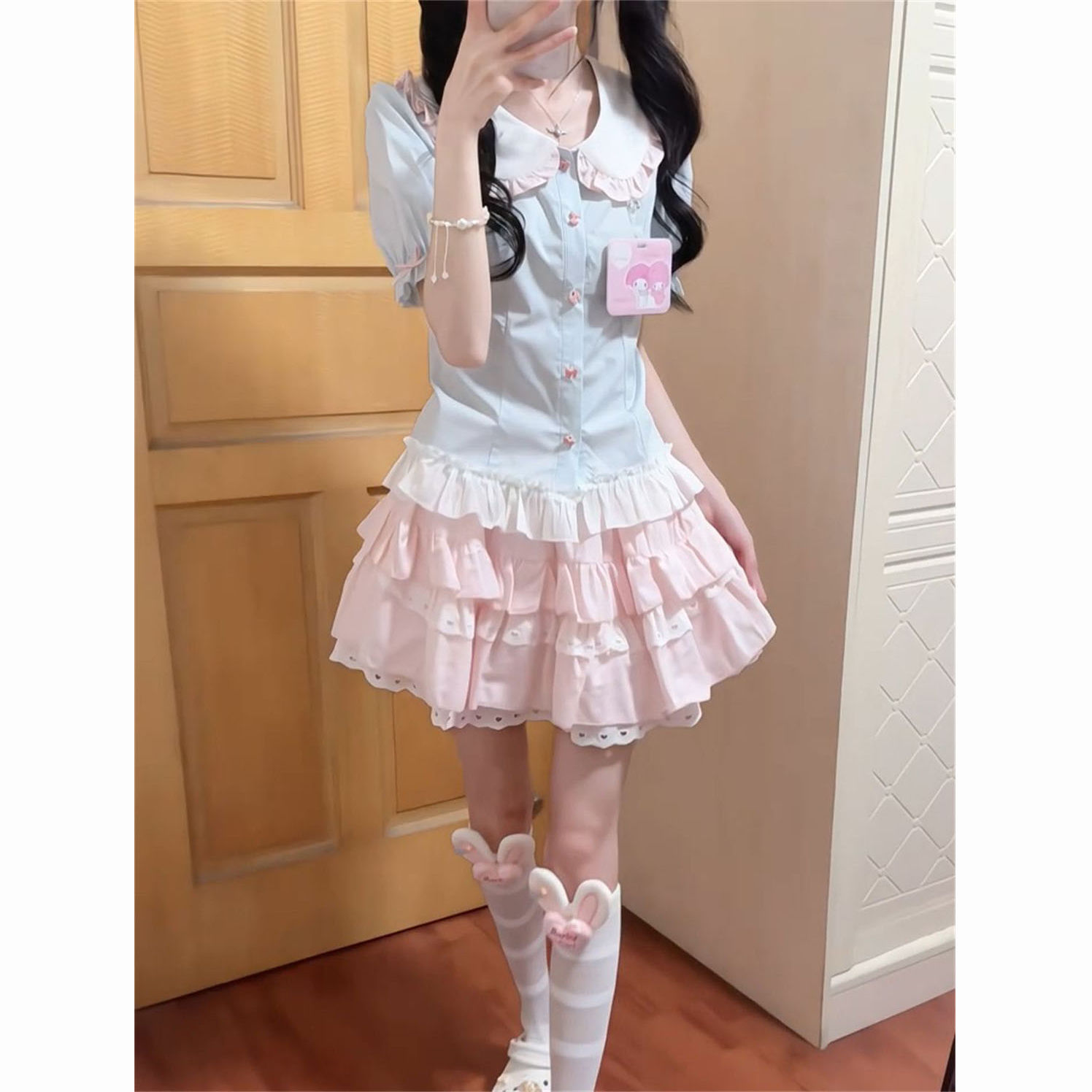 高腰蛋糕短裙+娃娃领短袖衬衫