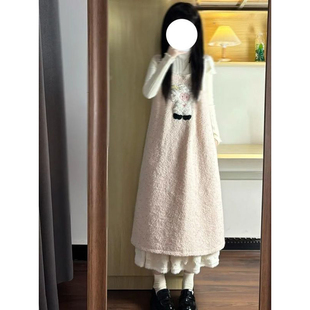 圣诞元旦约会少女感可爱粉色小羊提花甜美背带裙+打底衫两件套装