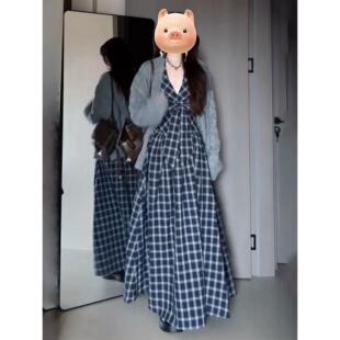 两件套装 灰色宽松针织开衫 温柔纯欲风蝴蝶结格子挂脖连衣裙 法式