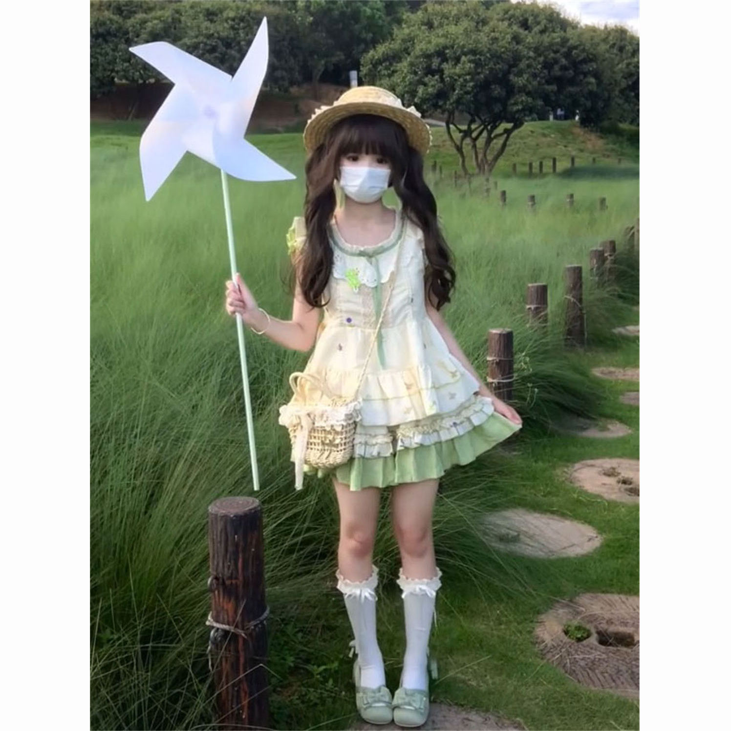 小飞袖碎花上衣+蛋糕半身短裙