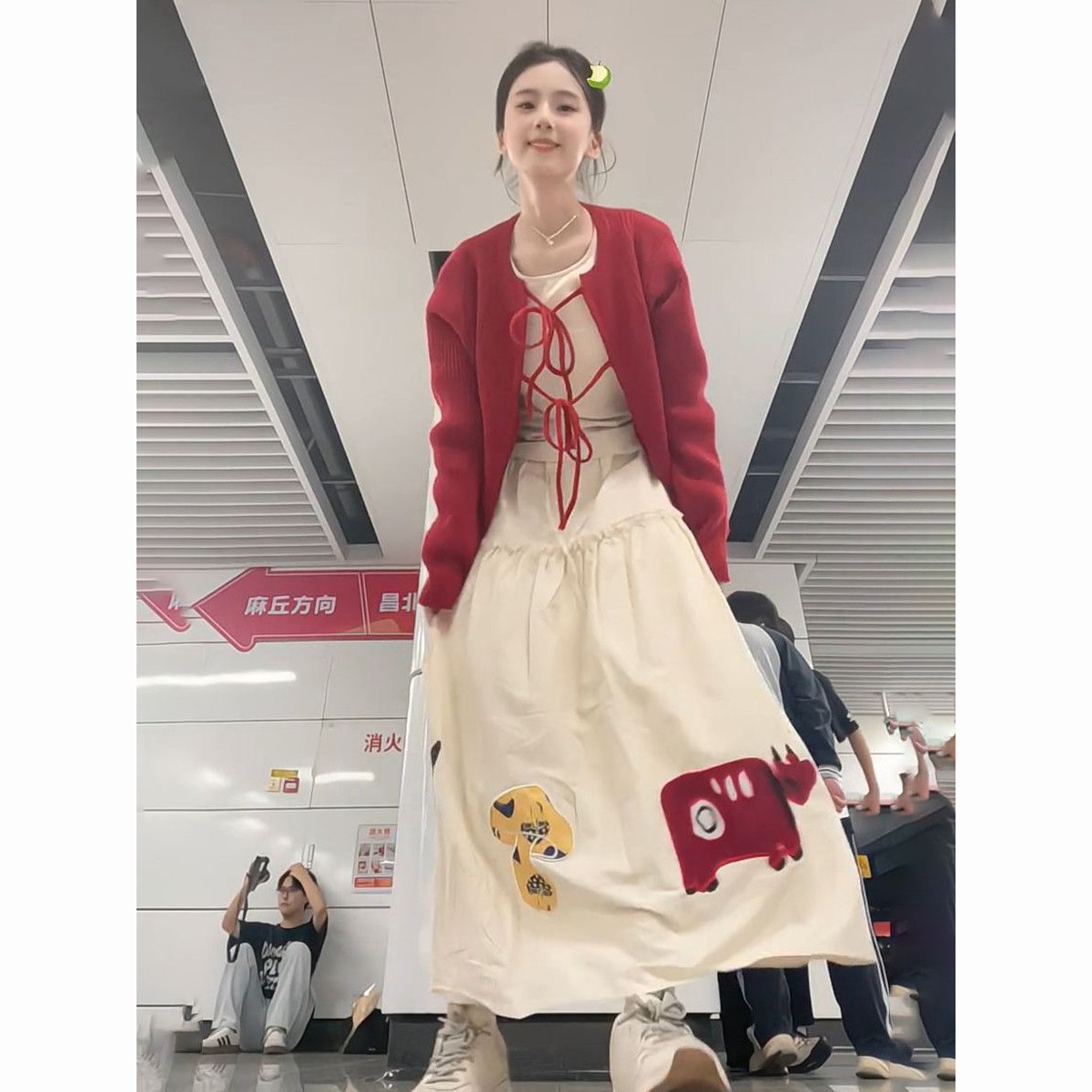 法式温柔甜美风红色绑带毛衣开衫外套搭配卡通贴布半身裙两件套装