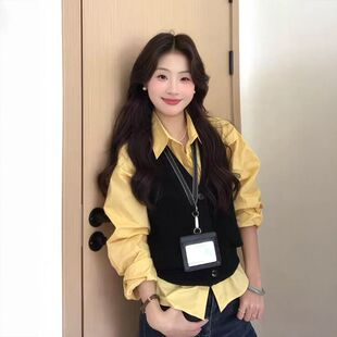 叠穿黄色衬衫 V领马甲毛衣开衫 穿搭 气质感黑色短款 一整套韩系时尚
