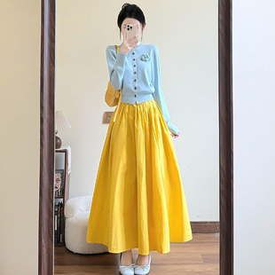 黄色半身裙两件套装 2026新款 温柔淑女穿搭玫瑰蓝色针织毛衣开衫